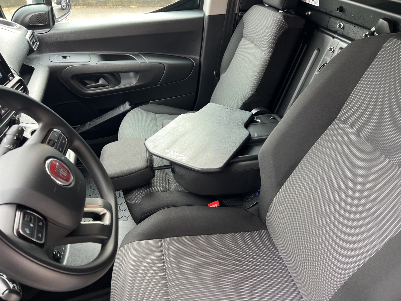 FIAT E-Doblo L1 50kWh 800kg Swiss Edition-image-15