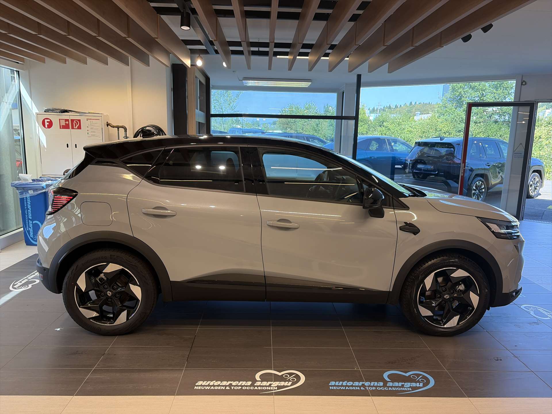 RENAULT Captur 1.8 E-Tech 160 Techno DHT-Automat-image-13