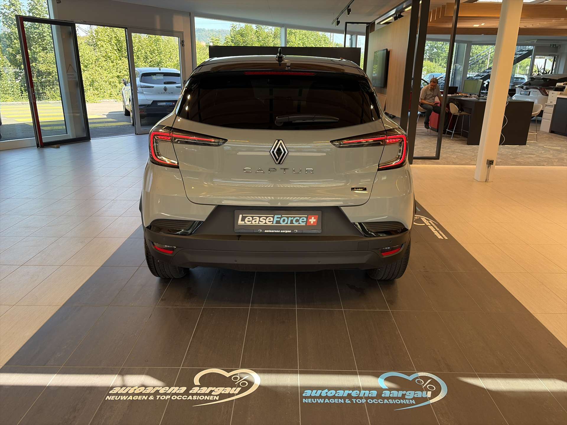 RENAULT Captur 1.8 E-Tech 160 Techno DHT-Automat-image-12