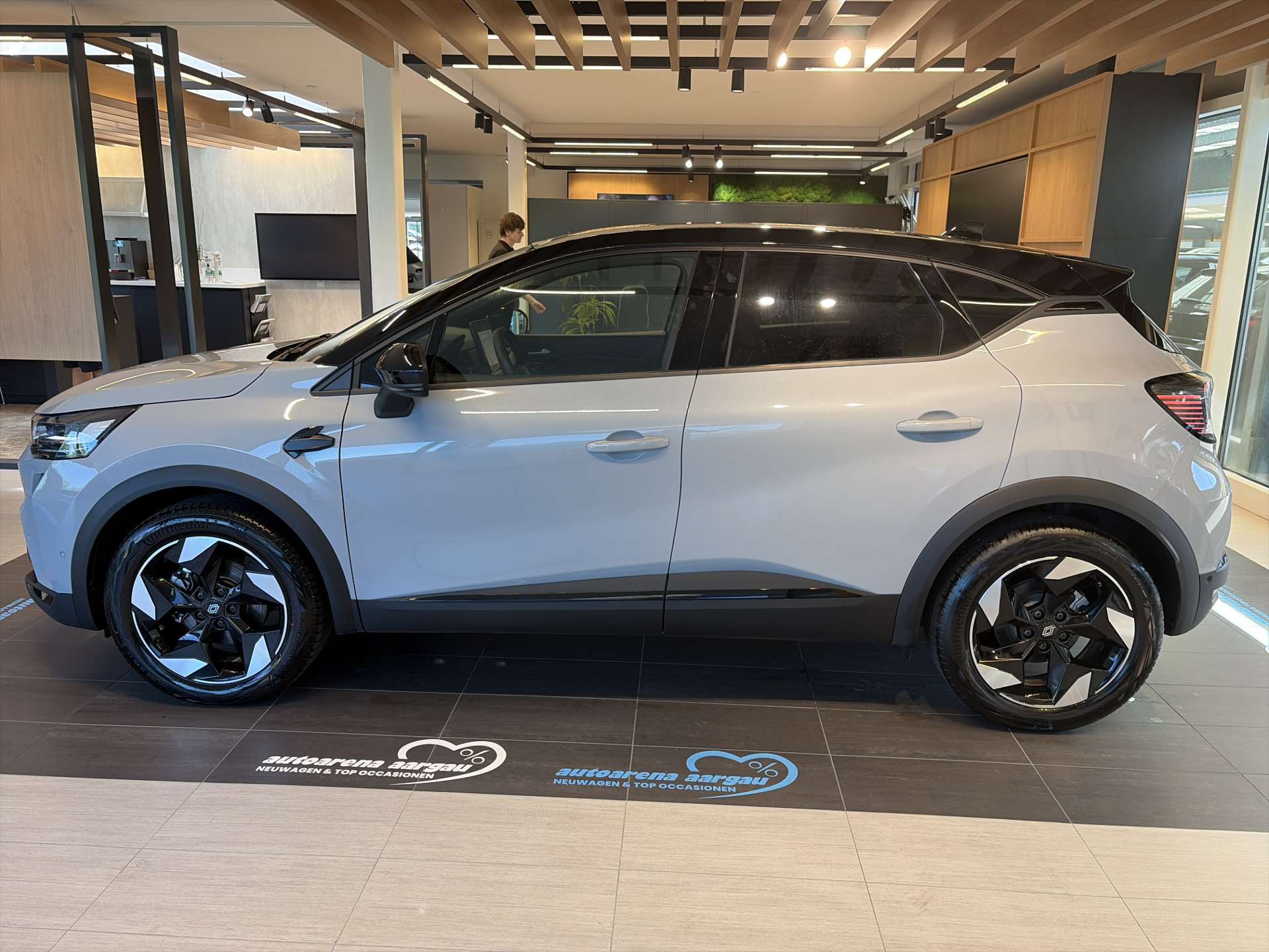 RENAULT Captur 1.8 E-Tech 160 Techno DHT-Automat-image-11