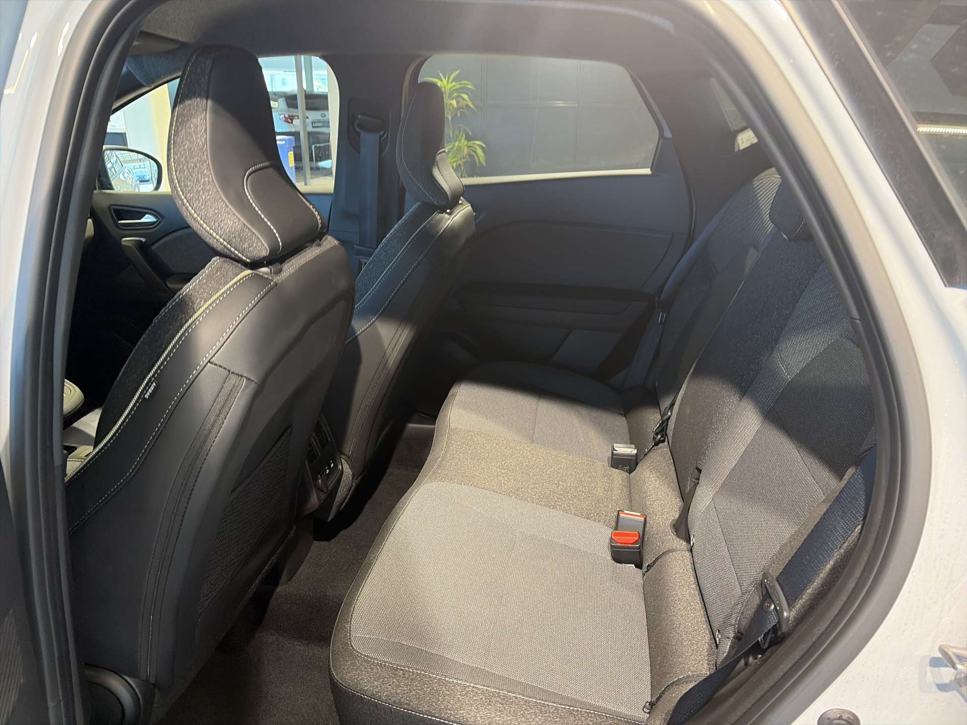 RENAULT Captur 1.8 E-Tech 160 Techno DHT-Automat-image-6