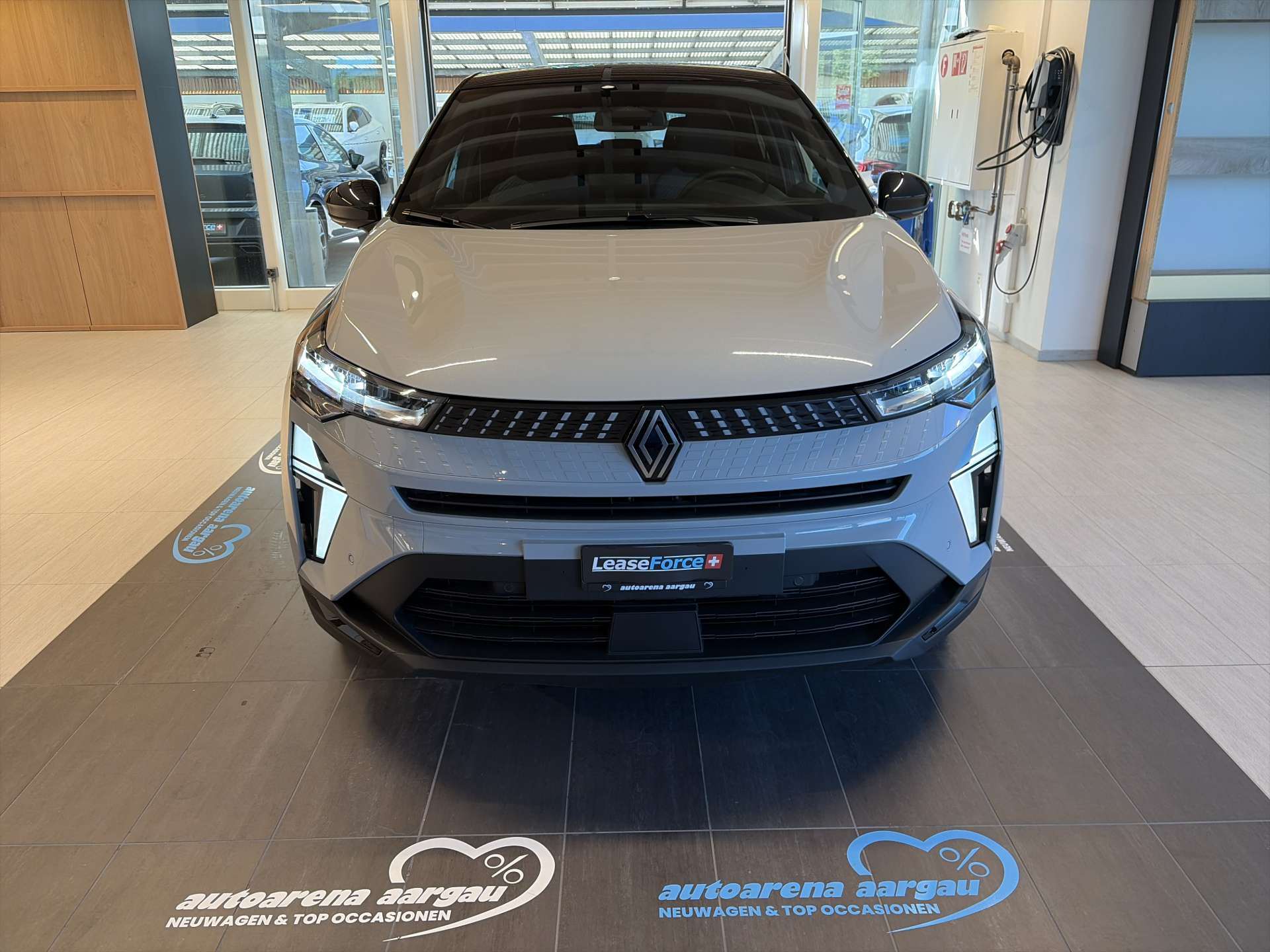 RENAULT Captur 1.8 E-Tech 160 Techno DHT-Automat-image-10
