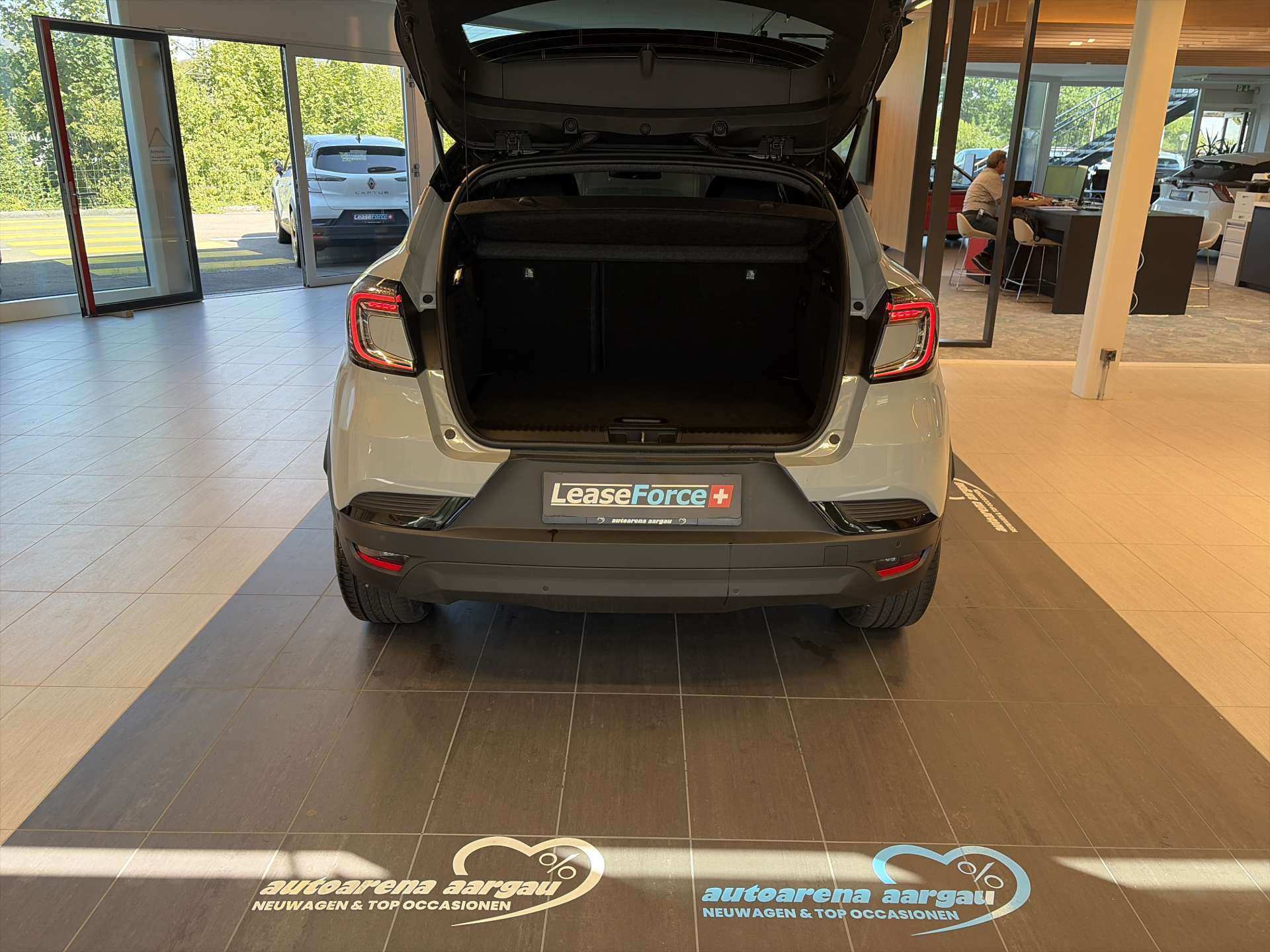 RENAULT Captur 1.8 E-Tech 160 Techno DHT-Automat-image-7