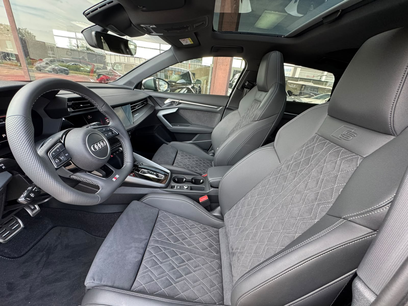 AUDI S3 Sportback TFSI quattro S-tronic-image-6