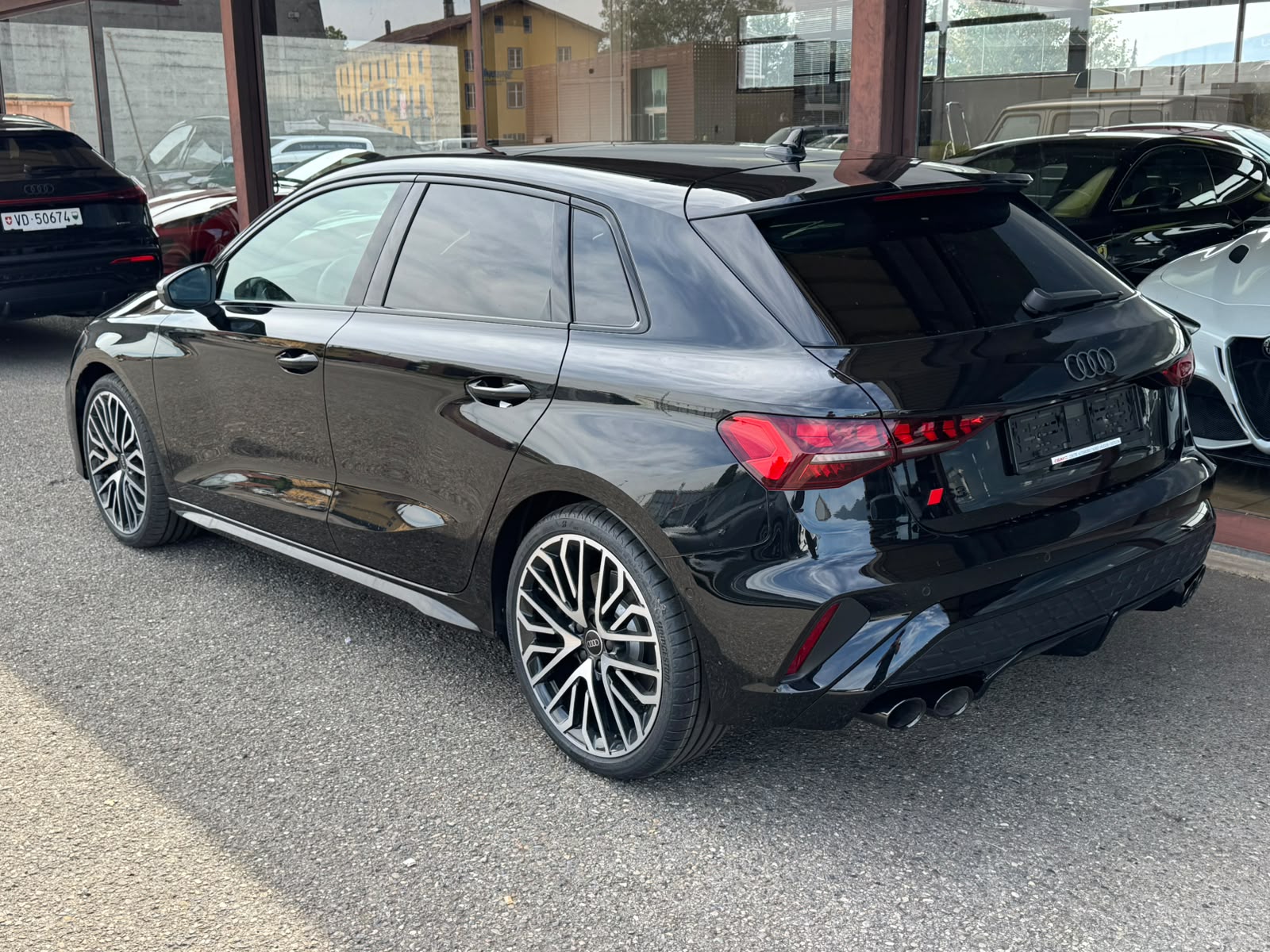 AUDI S3 Sportback TFSI quattro S-tronic-image-3