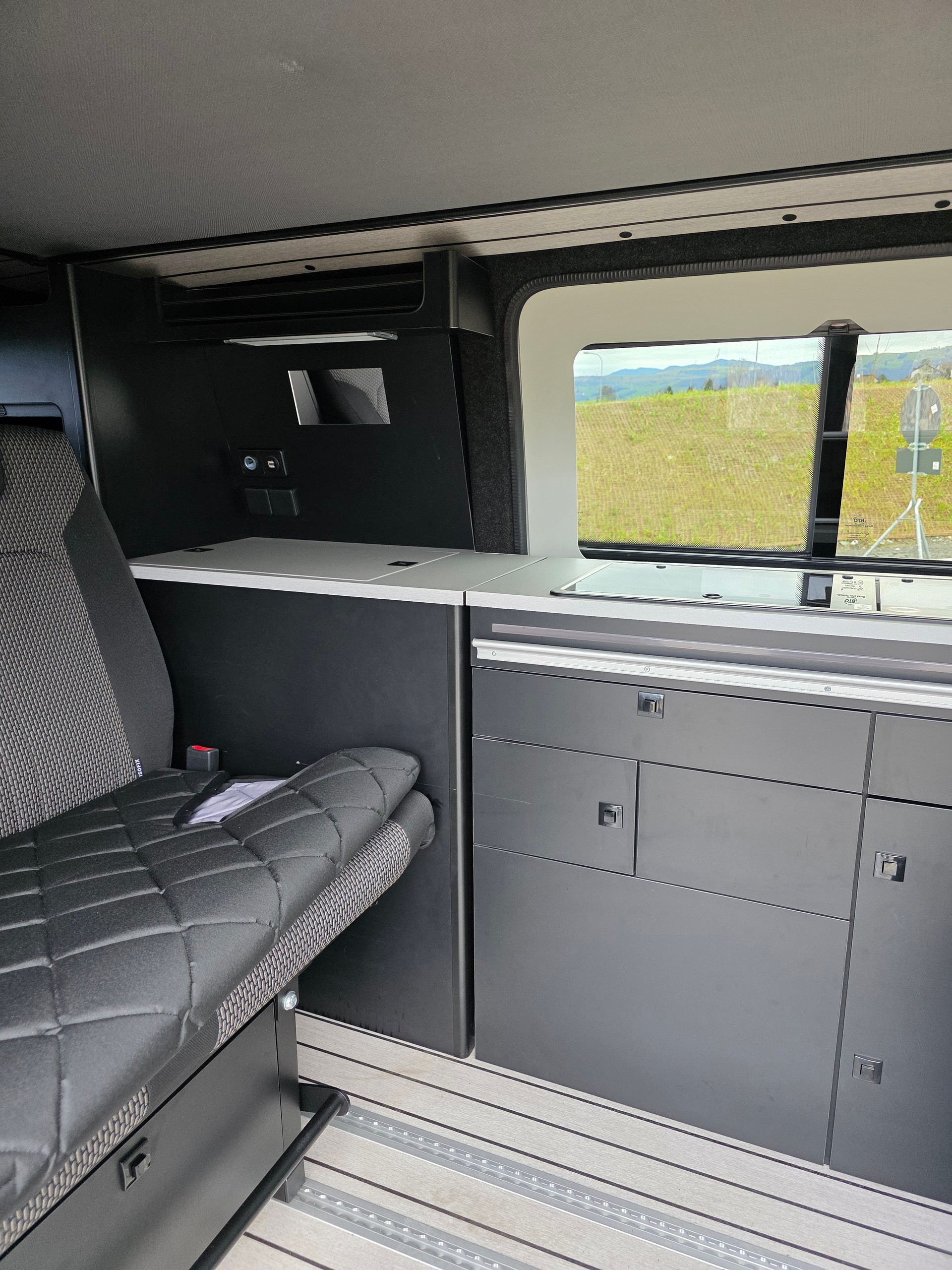 VW T6.1 2.0 TDI ENVIA FREE-image-2