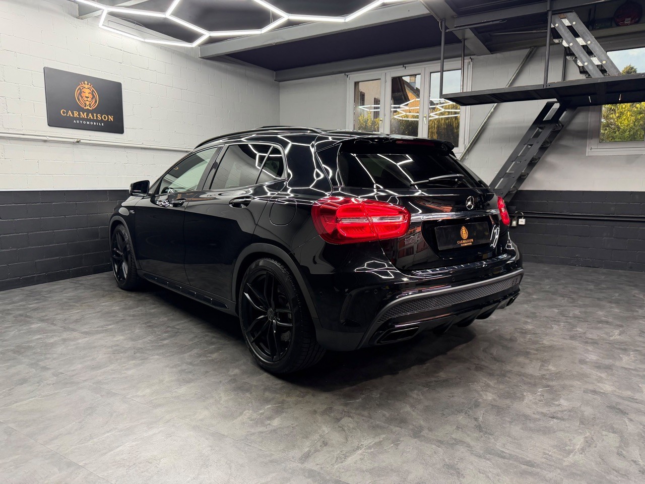 MERCEDES-BENZ GLA 45 AMG 4Matic 7G-DCT | Schiebedach-image-6
