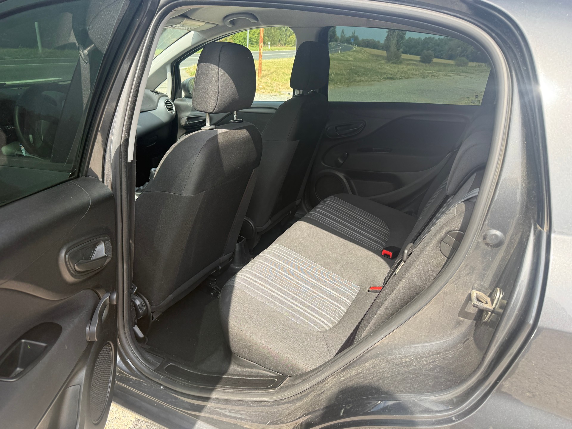 FIAT Punto 1.4 Dynamic-image-10