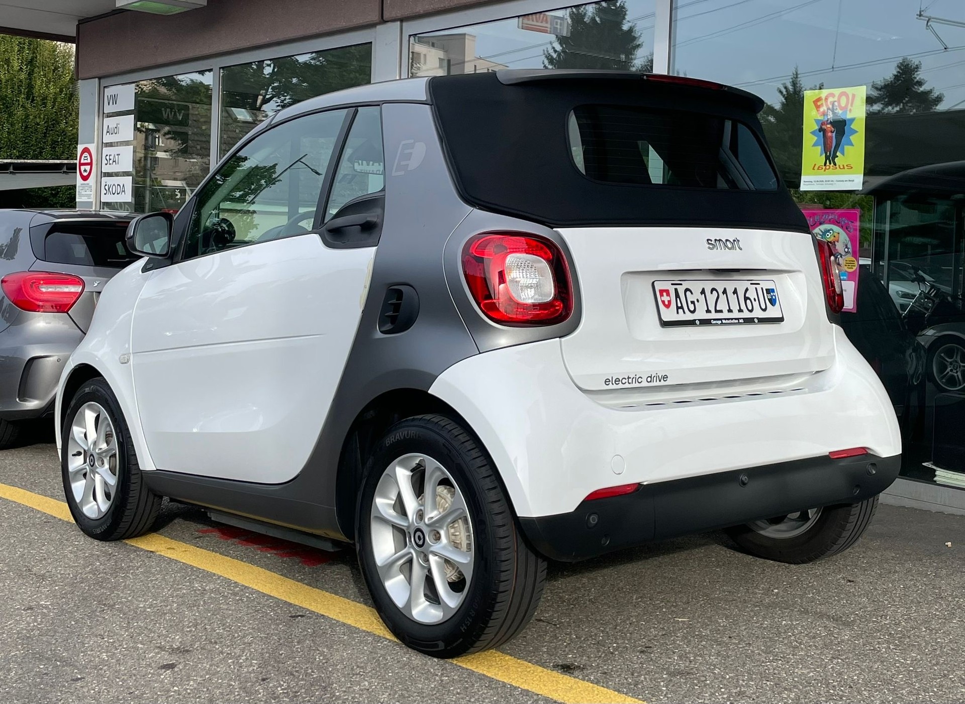 SMART Fortwo Cabrio EQ passion | BATTERIE INKL. | COOL & MEDIA | PARKHILFE-image-2