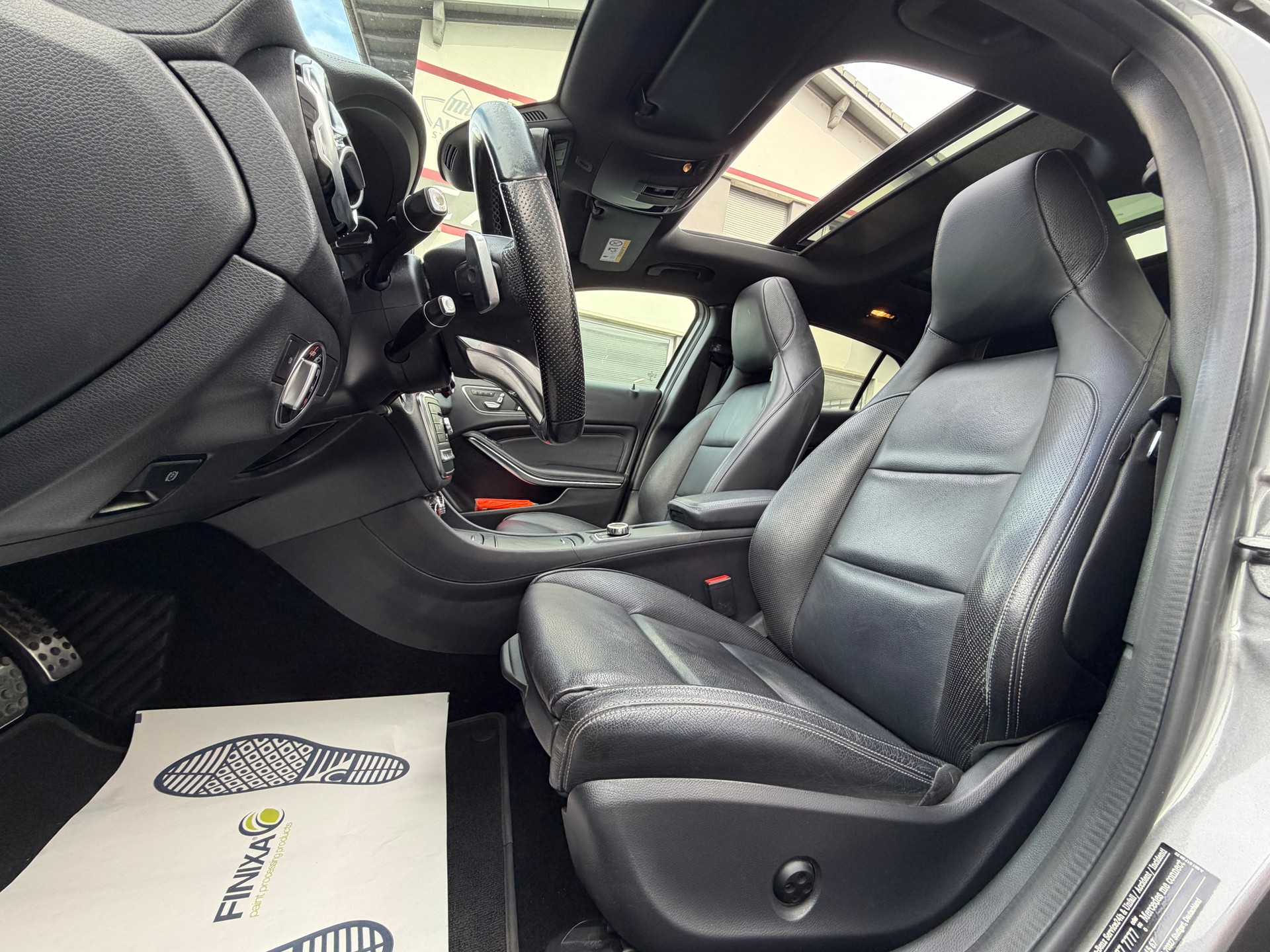MERCEDES-BENZ GLA 250 AMG Line 4Matic 7G-DCT-image-6