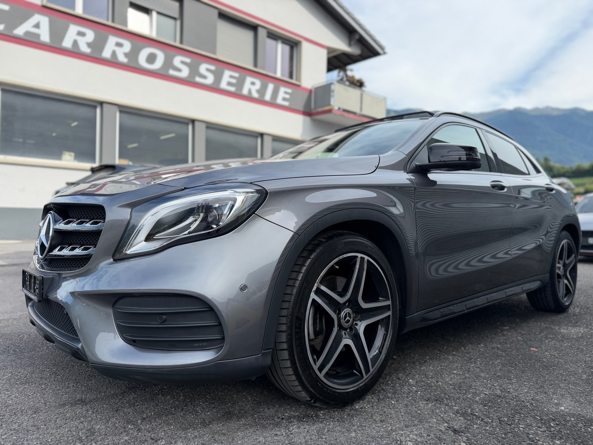 MERCEDES-BENZ GLA 250 AMG Line 4Matic 7G-DCT