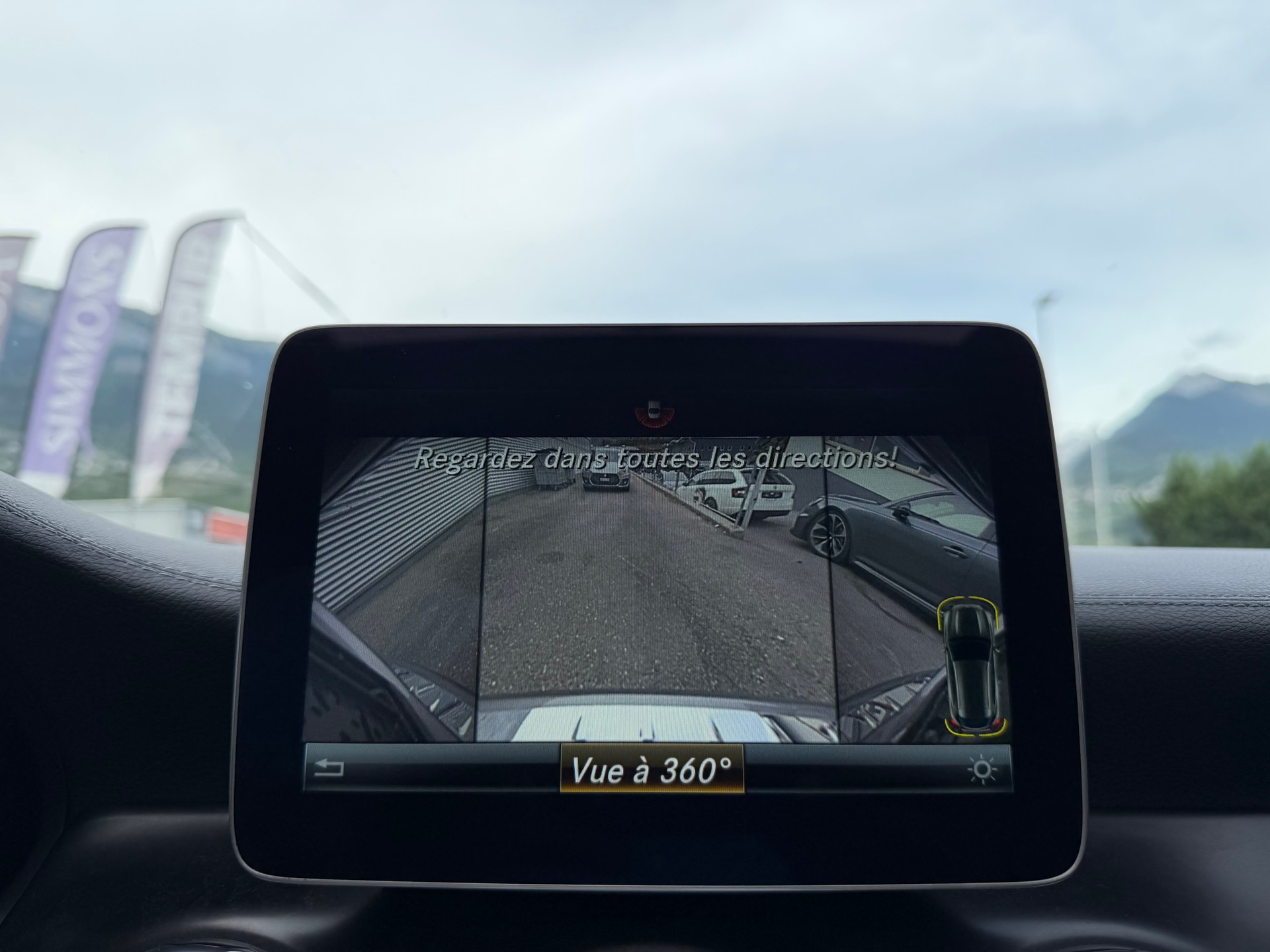 MERCEDES-BENZ GLA 250 AMG Line 4Matic 7G-DCT-image-12