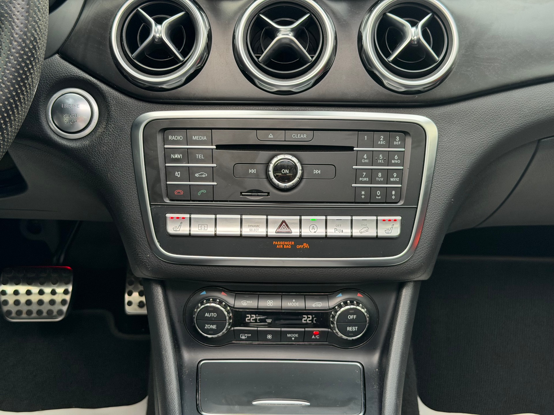 MERCEDES-BENZ GLA 250 AMG Line 4Matic 7G-DCT-image-10