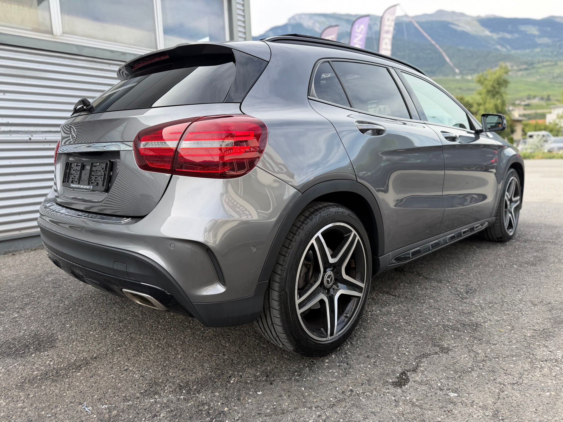 MERCEDES-BENZ GLA 250 AMG Line 4Matic 7G-DCT-image-3