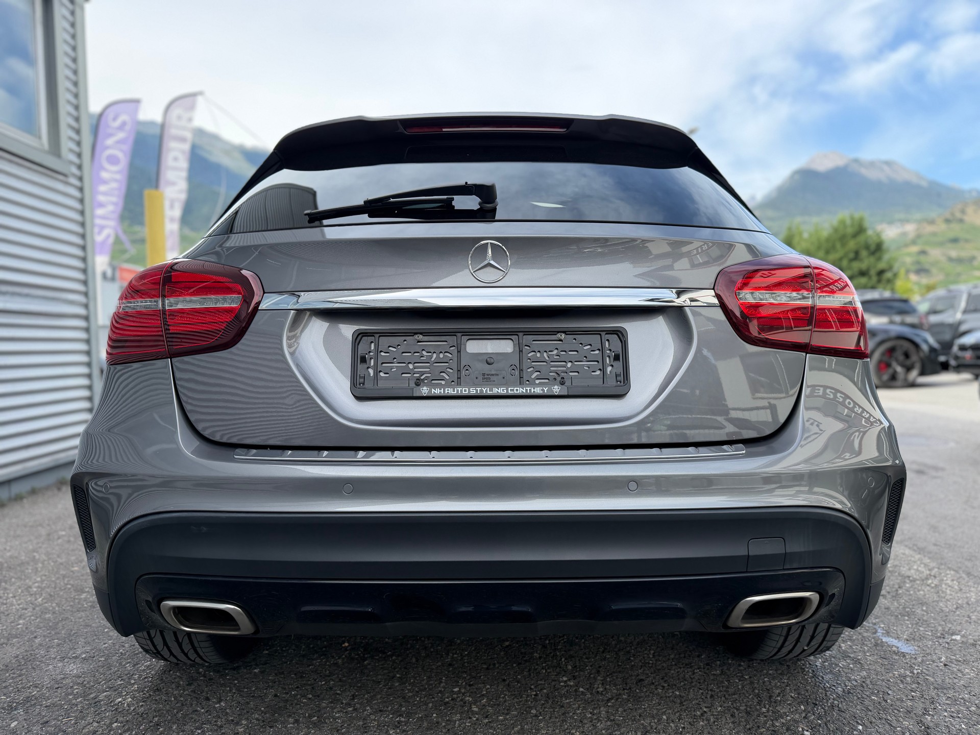 MERCEDES-BENZ GLA 250 AMG Line 4Matic 7G-DCT-image-4