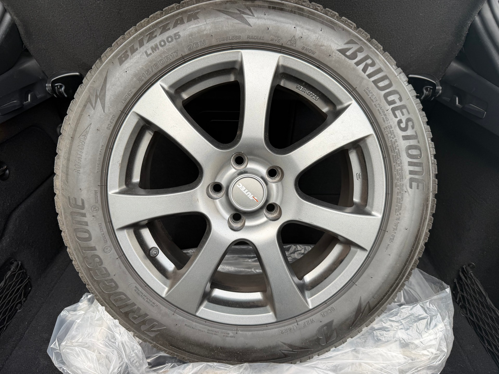 MERCEDES-BENZ GLA 250 AMG Line 4Matic 7G-DCT-image-11