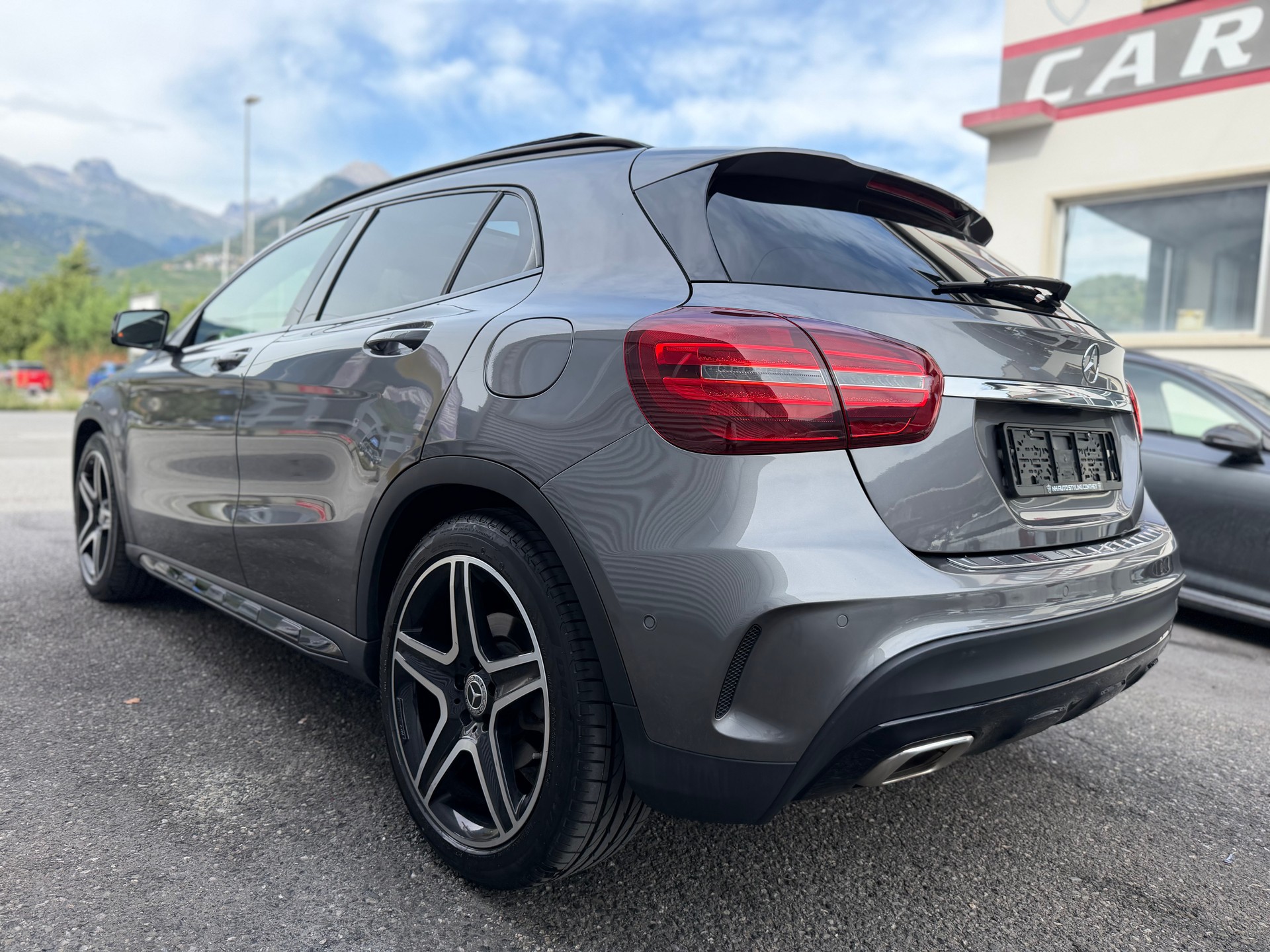 MERCEDES-BENZ GLA 250 AMG Line 4Matic 7G-DCT-image-5