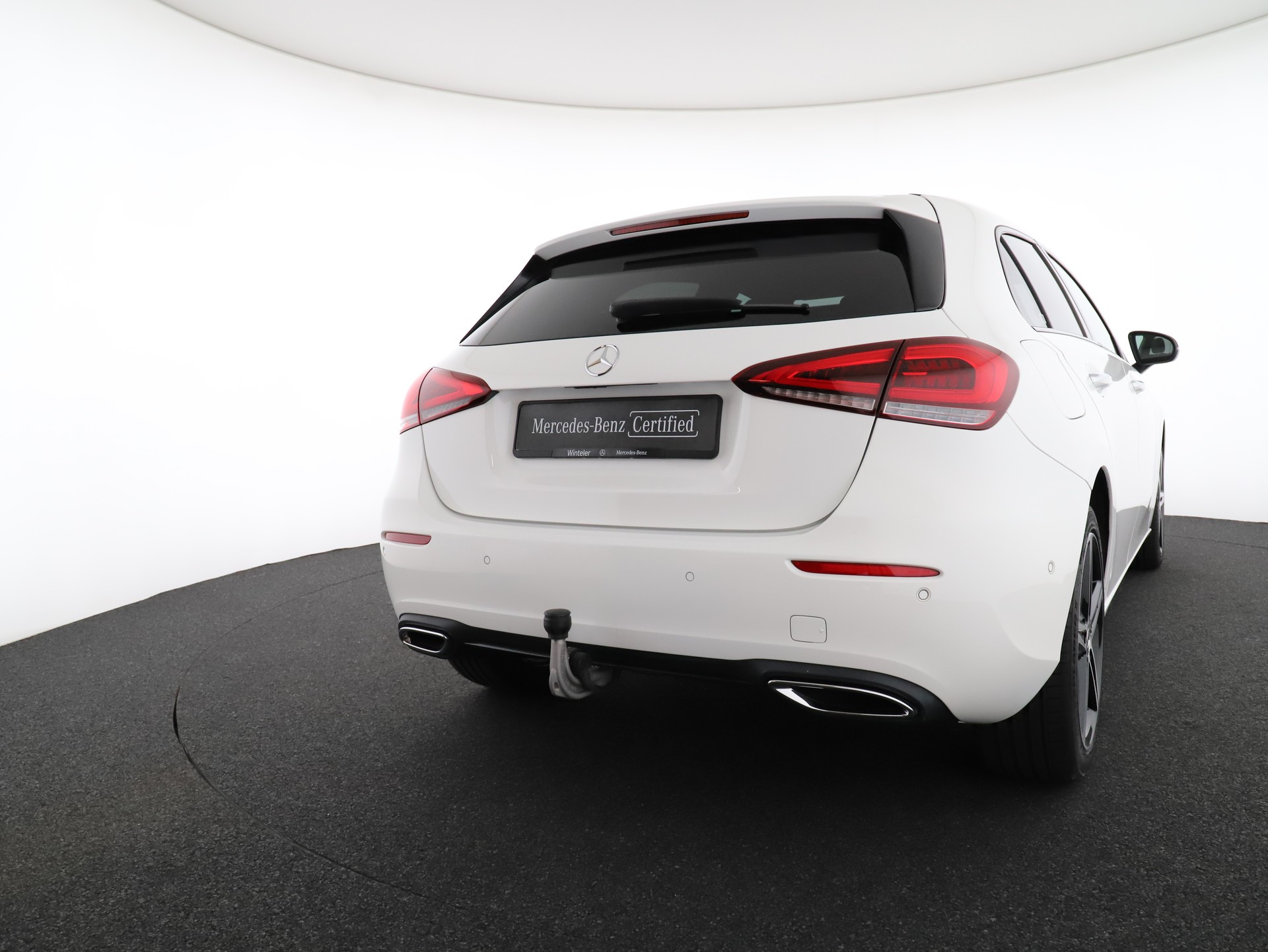 MERCEDES-BENZ A 250e Progressive-image-8