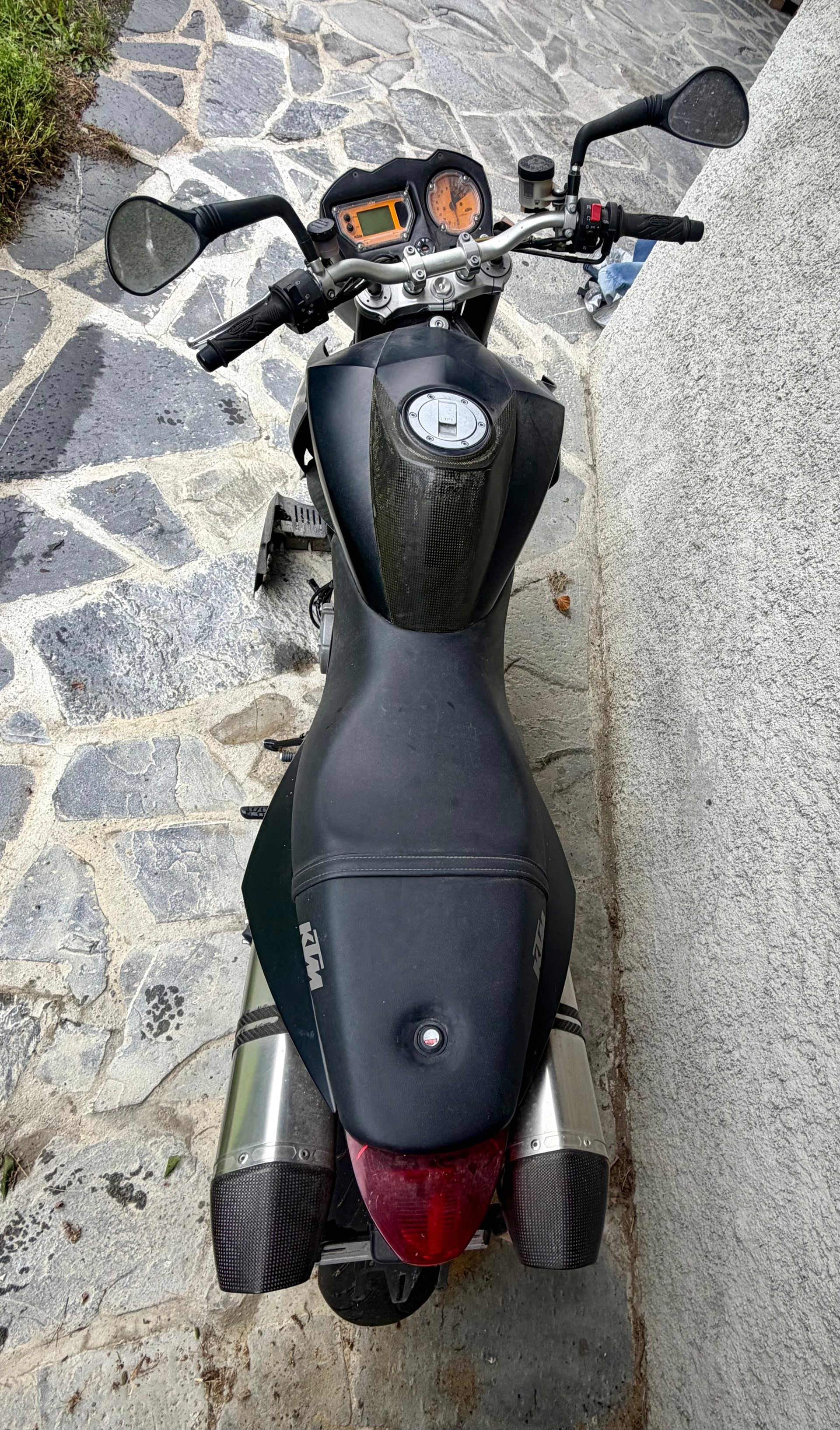 KTM 990 Super Duke-image-3