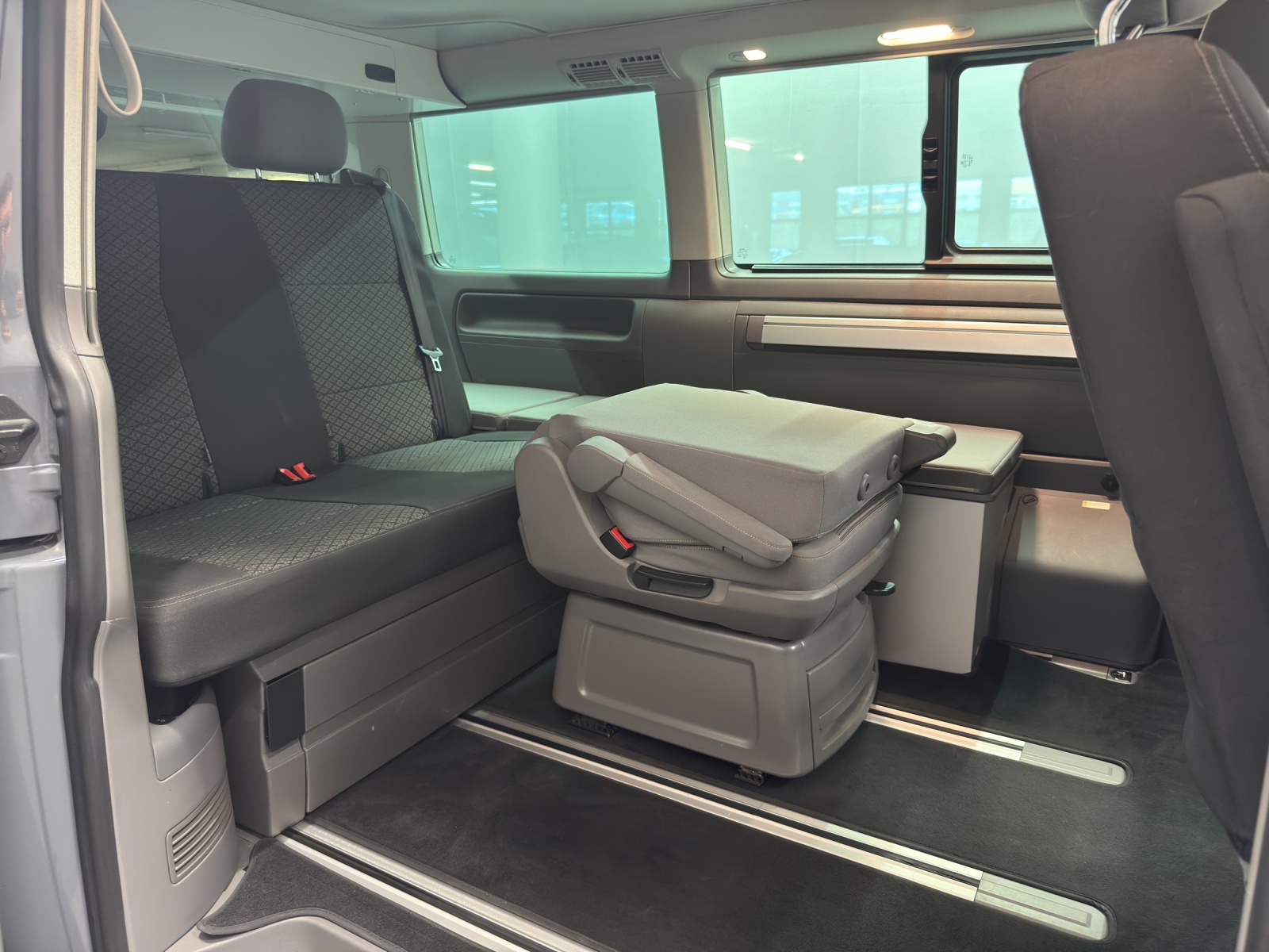 VW T6.1 California 3000 2.0 TDI 204 Beach E-image-15