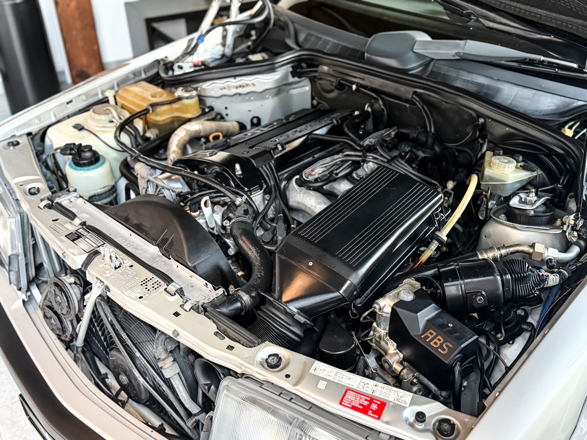 MERCEDES-BENZ 190 E 2.5-16-image-12