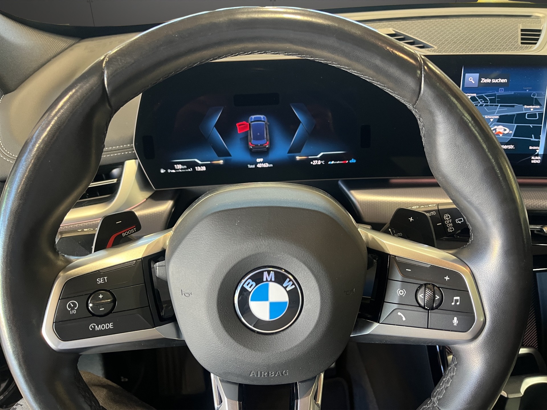 BMW X1 23i xDrive paddles-image-12