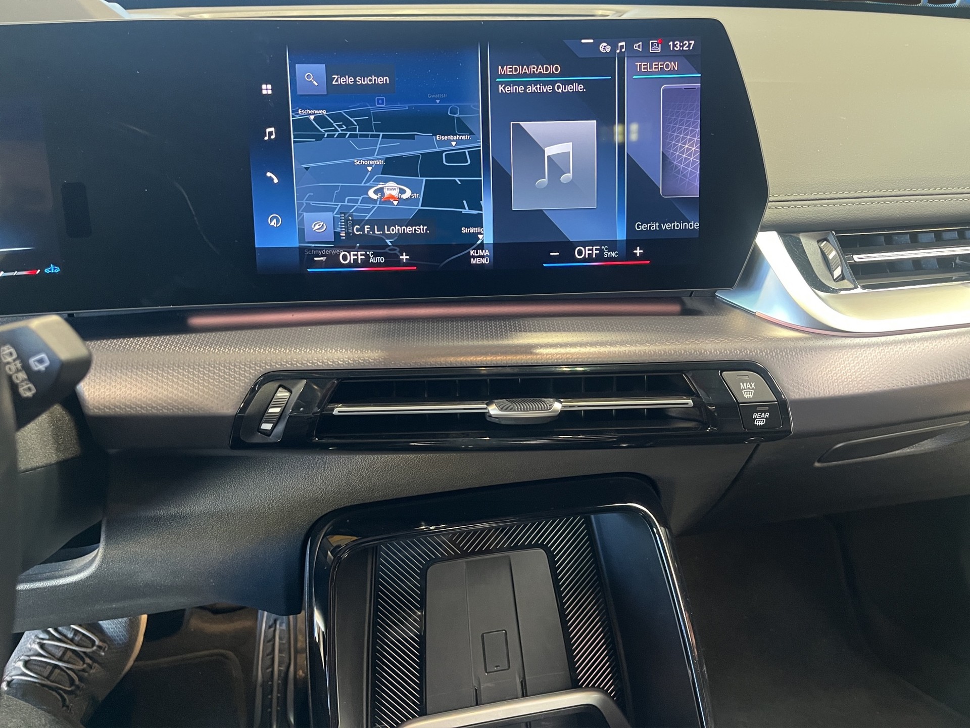 BMW X1 23i xDrive paddles-image-8