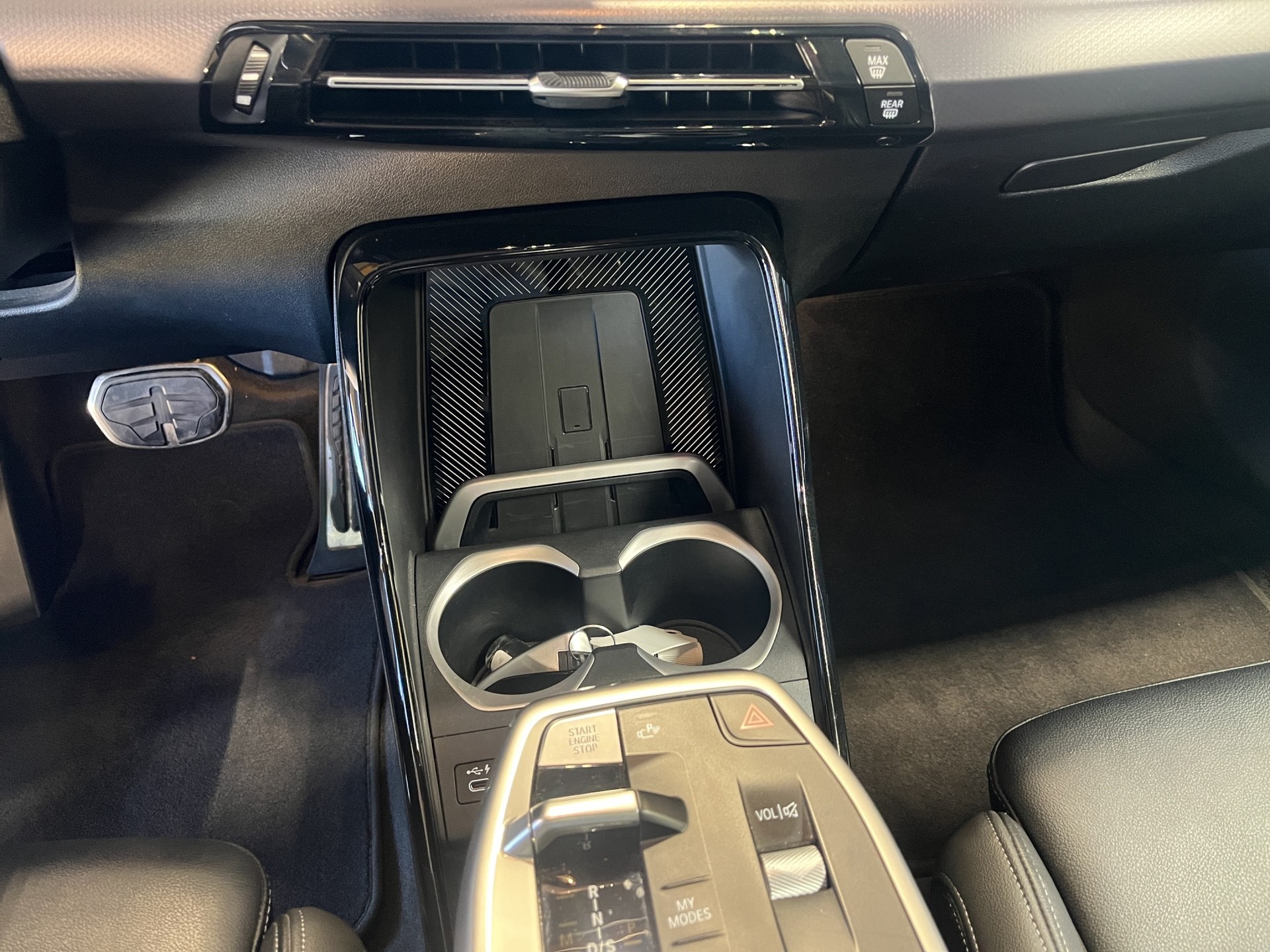 BMW X1 23i xDrive paddles-image-17