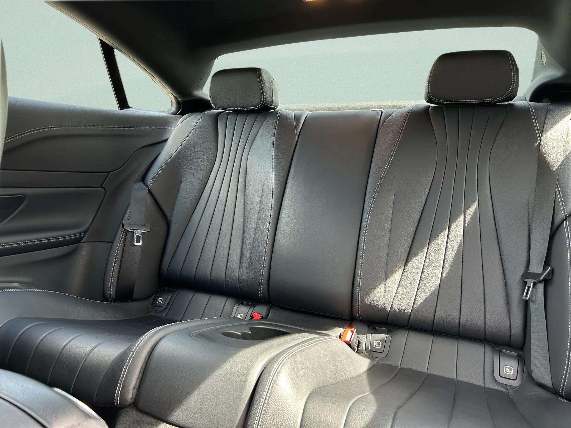 MERCEDES-BENZ E 220 d Coupé AMG Line 4 Matic 9G-Tronic-image-16