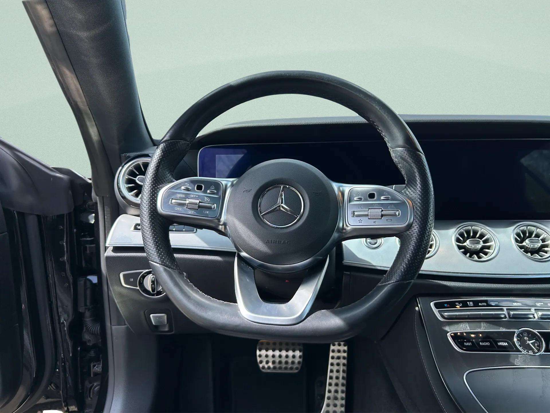 MERCEDES-BENZ E 220 d Coupé AMG Line 4 Matic 9G-Tronic-image-14