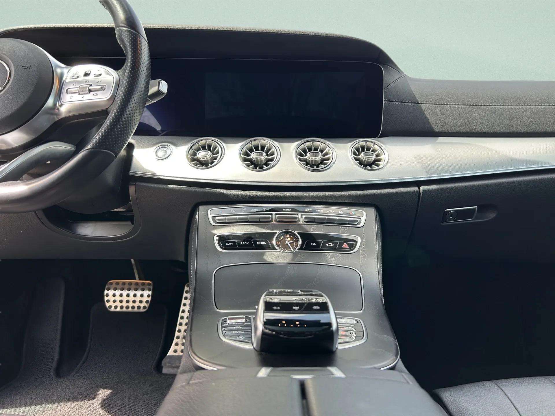 MERCEDES-BENZ E 220 d Coupé AMG Line 4 Matic 9G-Tronic-image-13