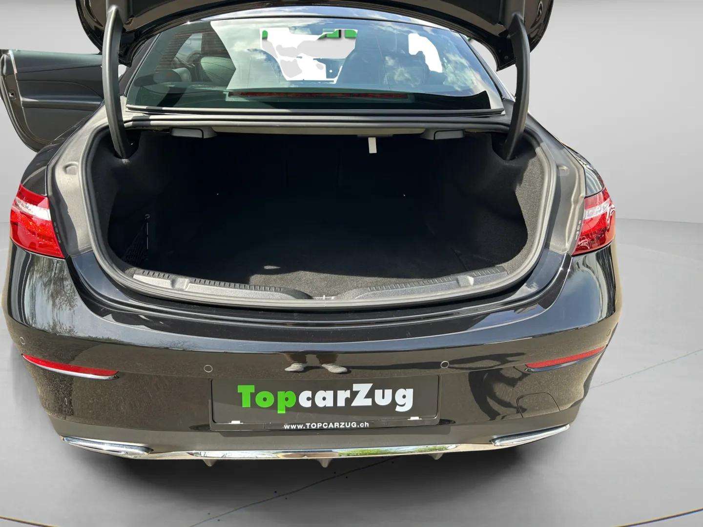 MERCEDES-BENZ E 220 d Coupé AMG Line 4 Matic 9G-Tronic-image-17