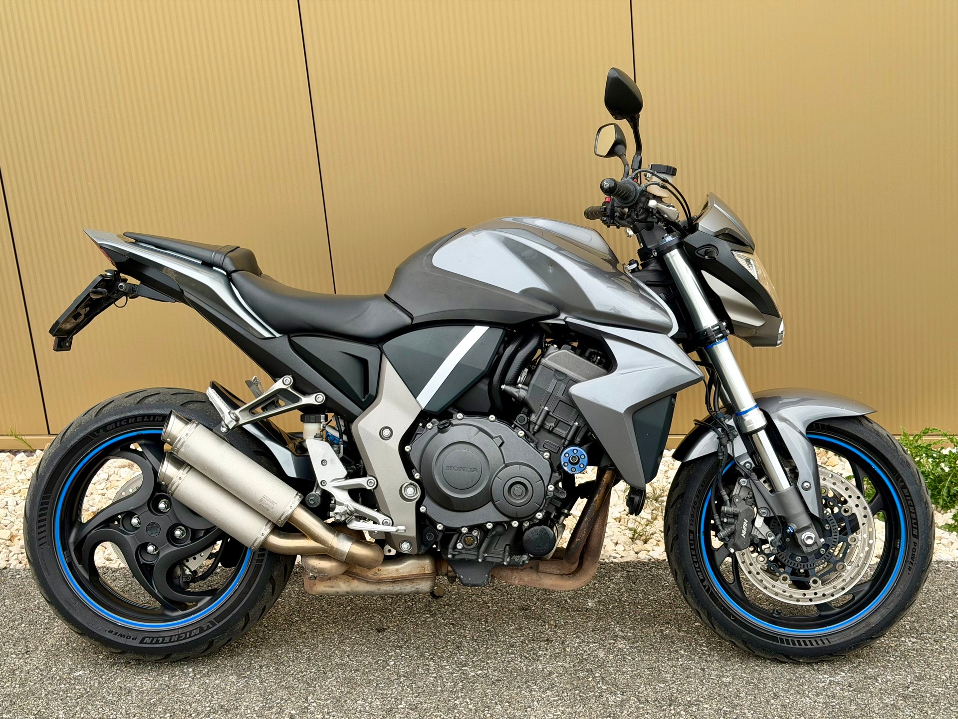 HONDA CB 1000 R ABS-showroom-element-3