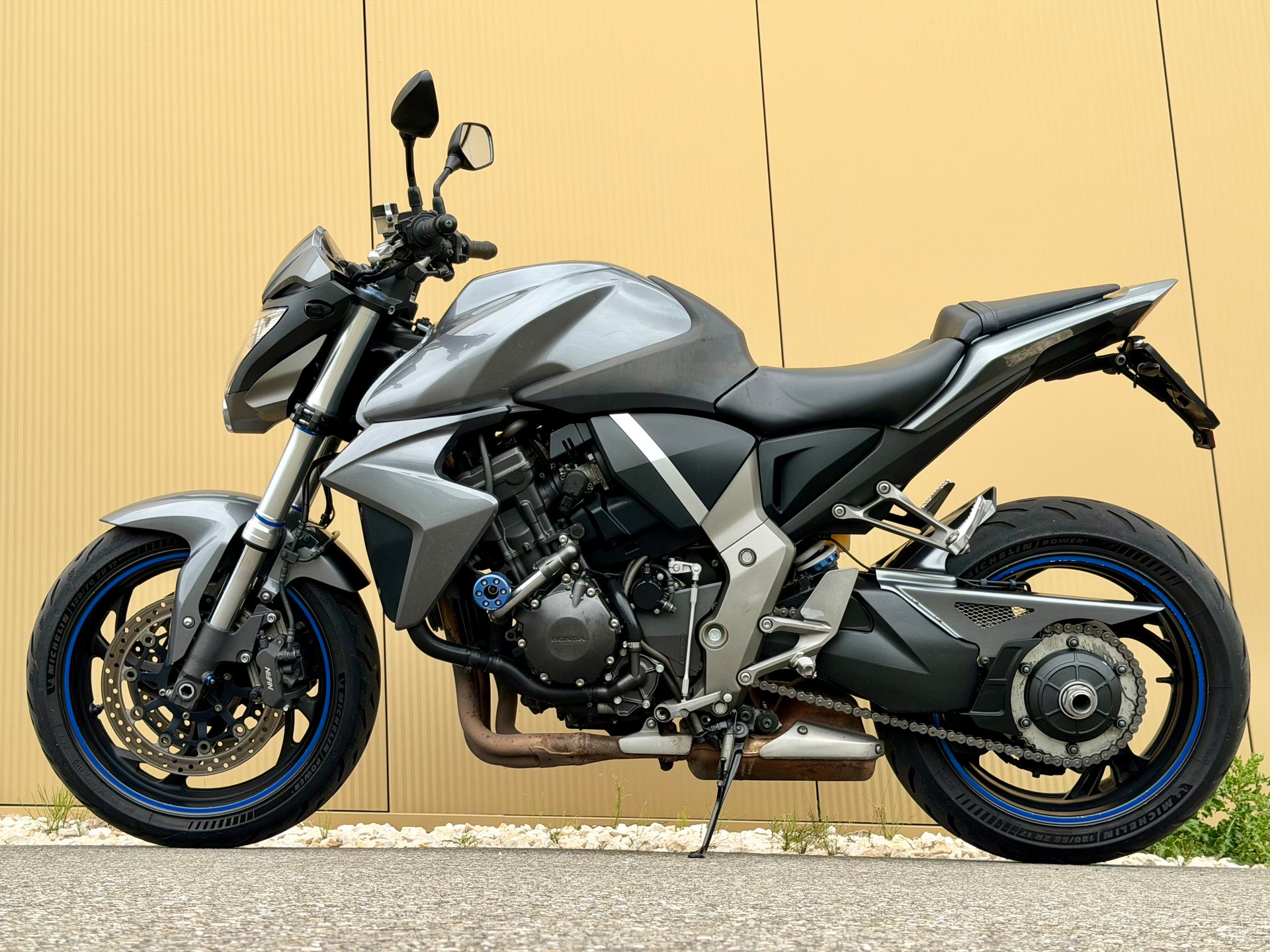 HONDA CB 1000 R ABS-image-10
