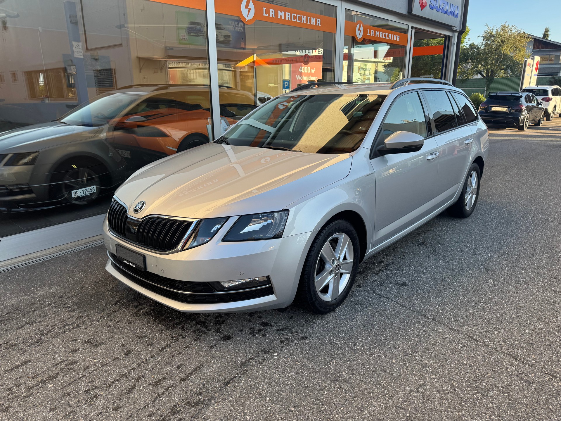 SKODA Octavia Combi 2.0 TDI Style 4x4-image-0