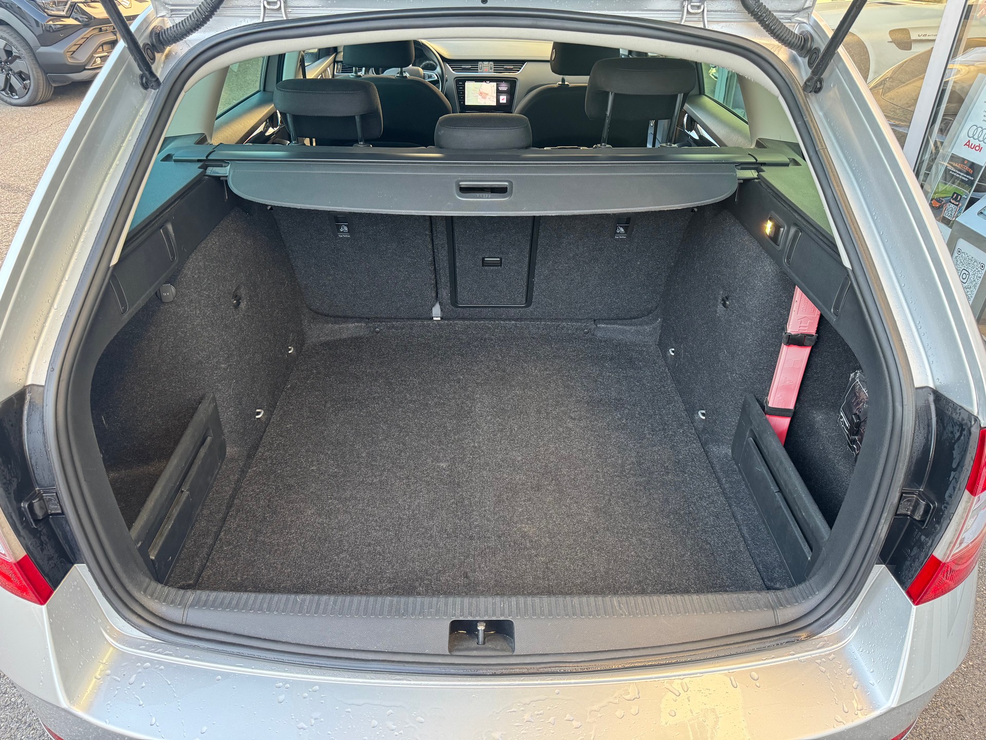 SKODA Octavia Combi 2.0 TDI Style 4x4-image-8