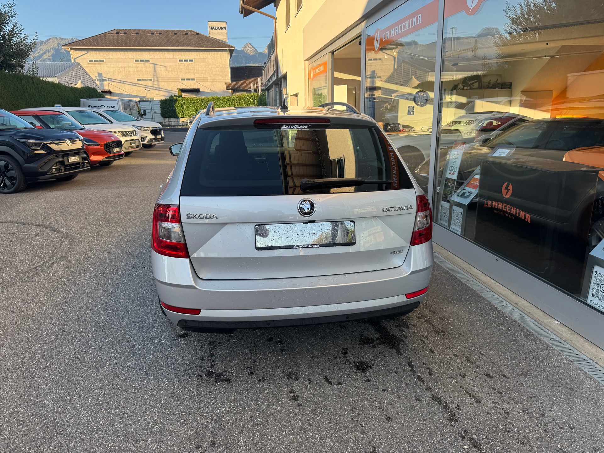 SKODA Octavia Combi 2.0 TDI Style 4x4-image-3