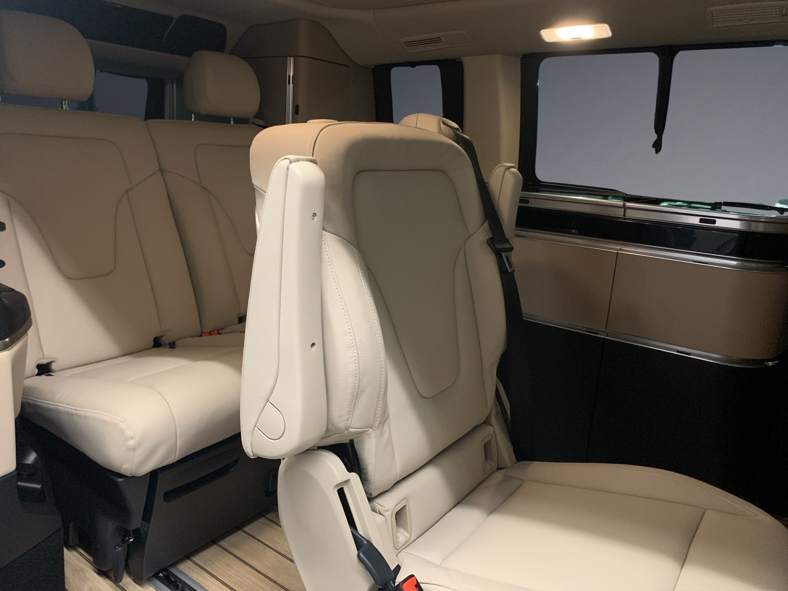 MERCEDES-BENZ Marco Polo 250 d 4M Automat-image-6