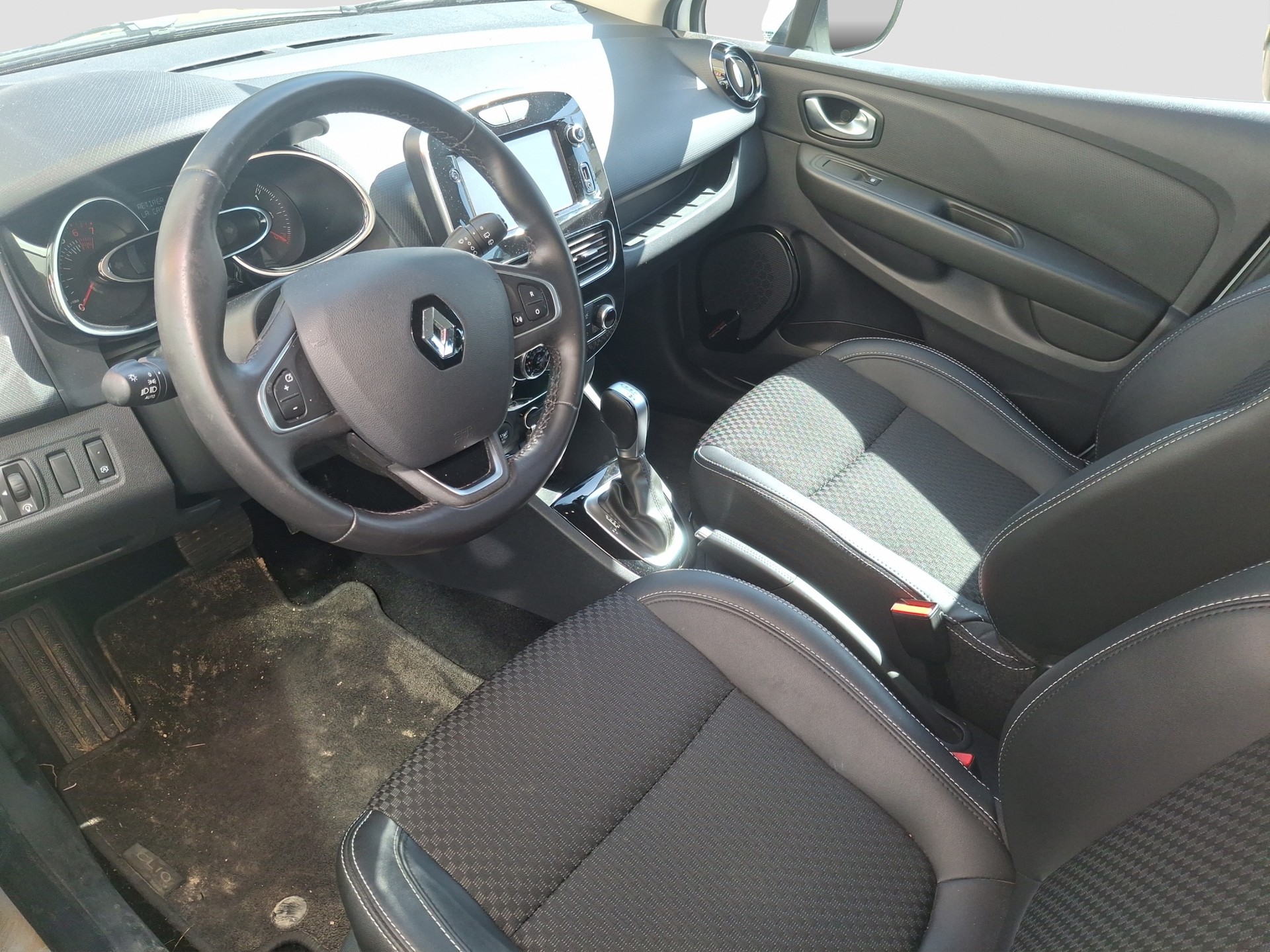 RENAULT Clio 1.2 16V T Intens EDC-image-7