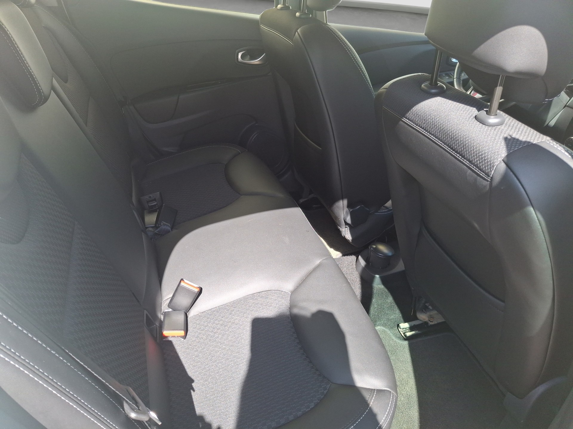 RENAULT Clio 1.2 16V T Intens EDC-image-6