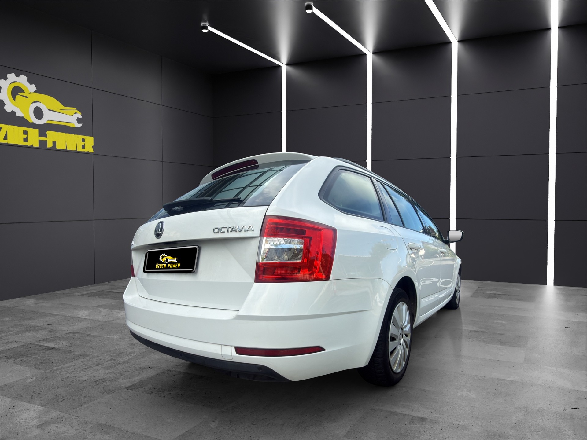 SKODA Octavia Combi 1.6 TDI Ambition DSG-image-4