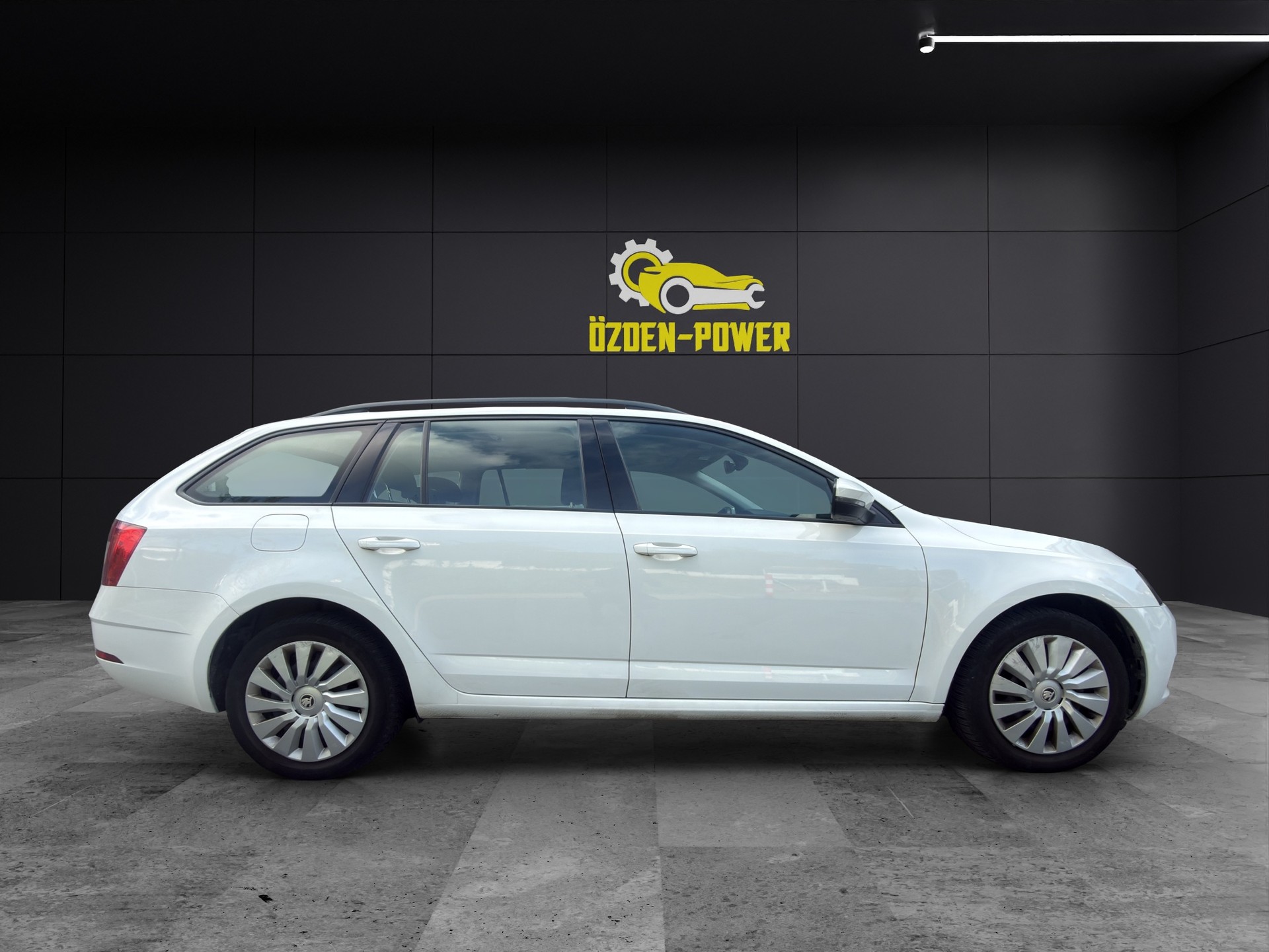 SKODA Octavia Combi 1.6 TDI Ambition DSG-image-3