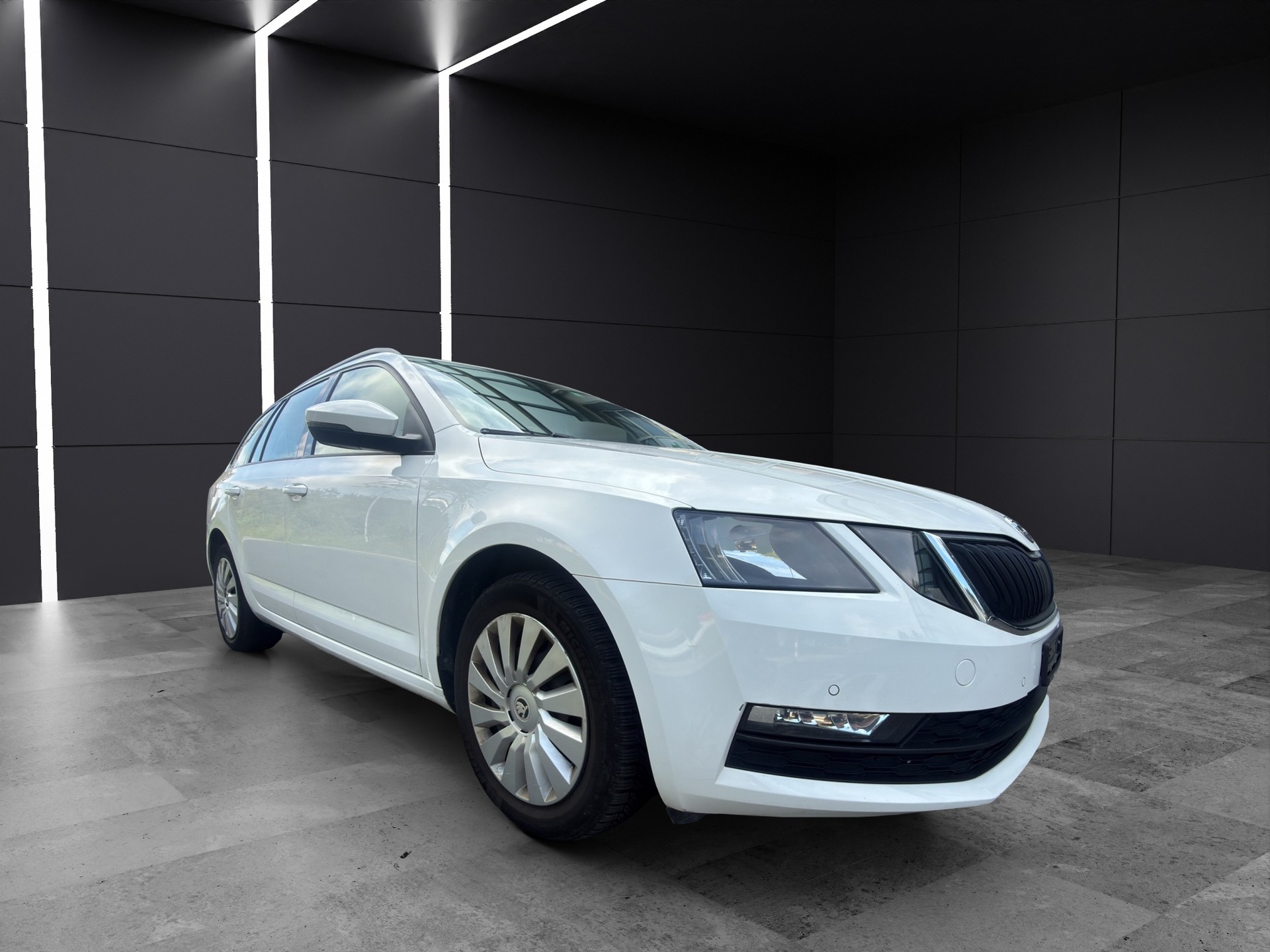 SKODA Octavia Combi 1.6 TDI Ambition DSG-image-2