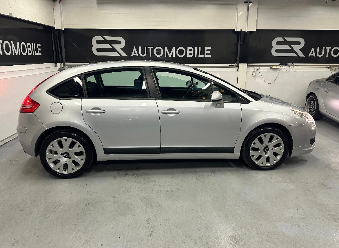 CITROEN C4 Berline 1.6i 16V VTR-image-6