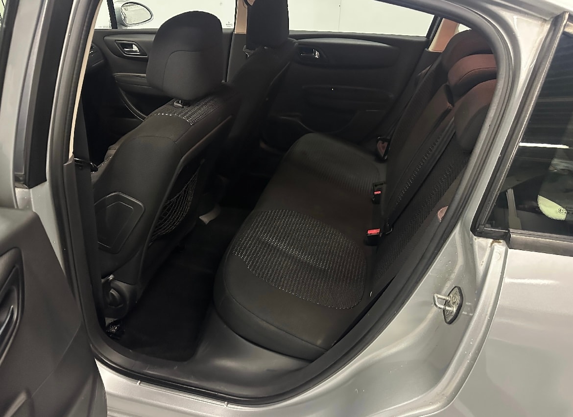 CITROEN C4 Berline 1.6i 16V VTR-image-9