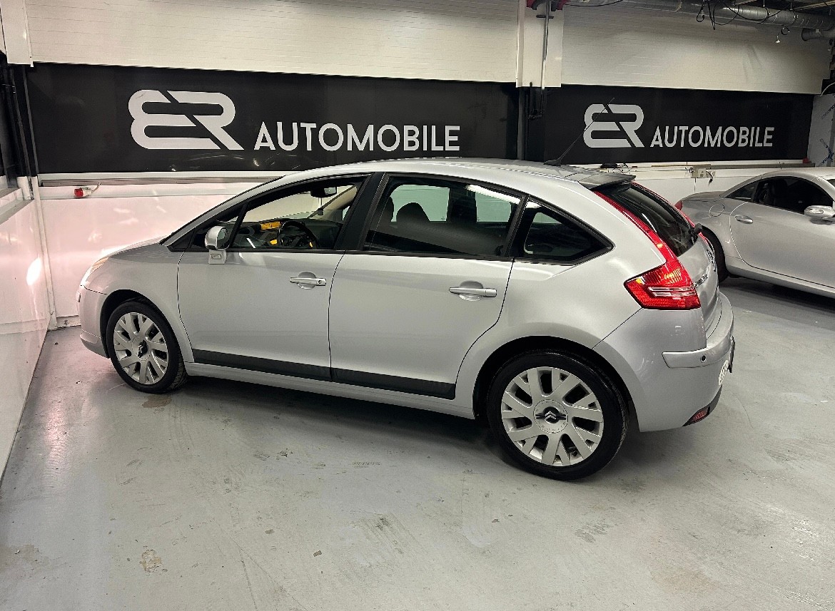 CITROEN C4 Berline 1.6i 16V VTR-image-5