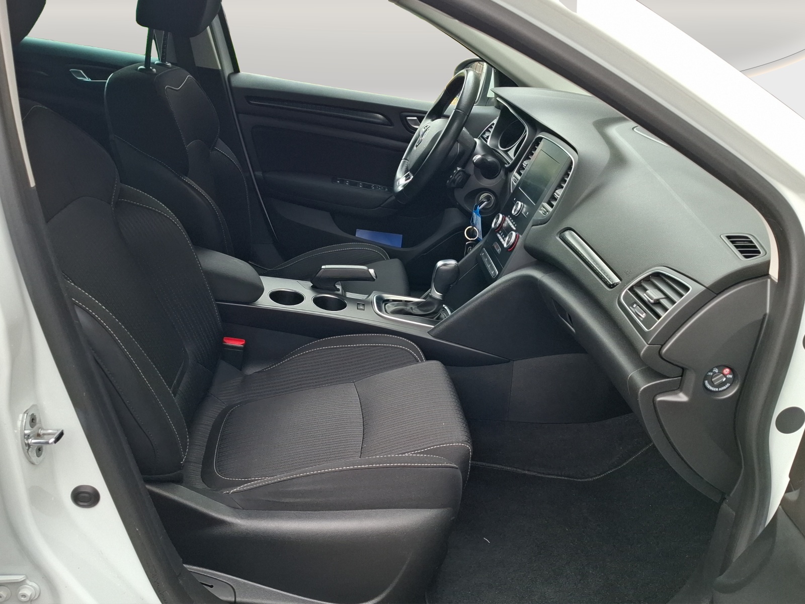 RENAULT Mégane Grandtour 1.5 dCi Business EDC-image-9