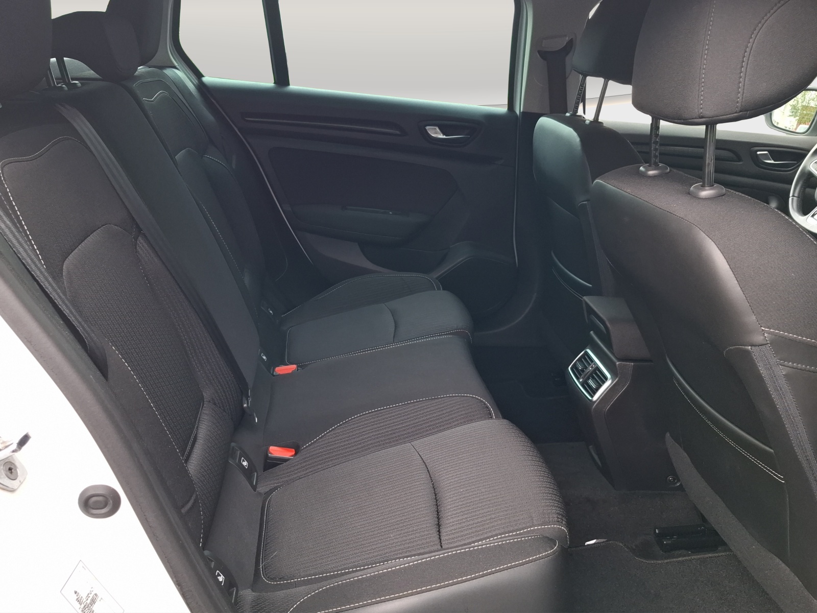 RENAULT Mégane Grandtour 1.5 dCi Business EDC-image-10