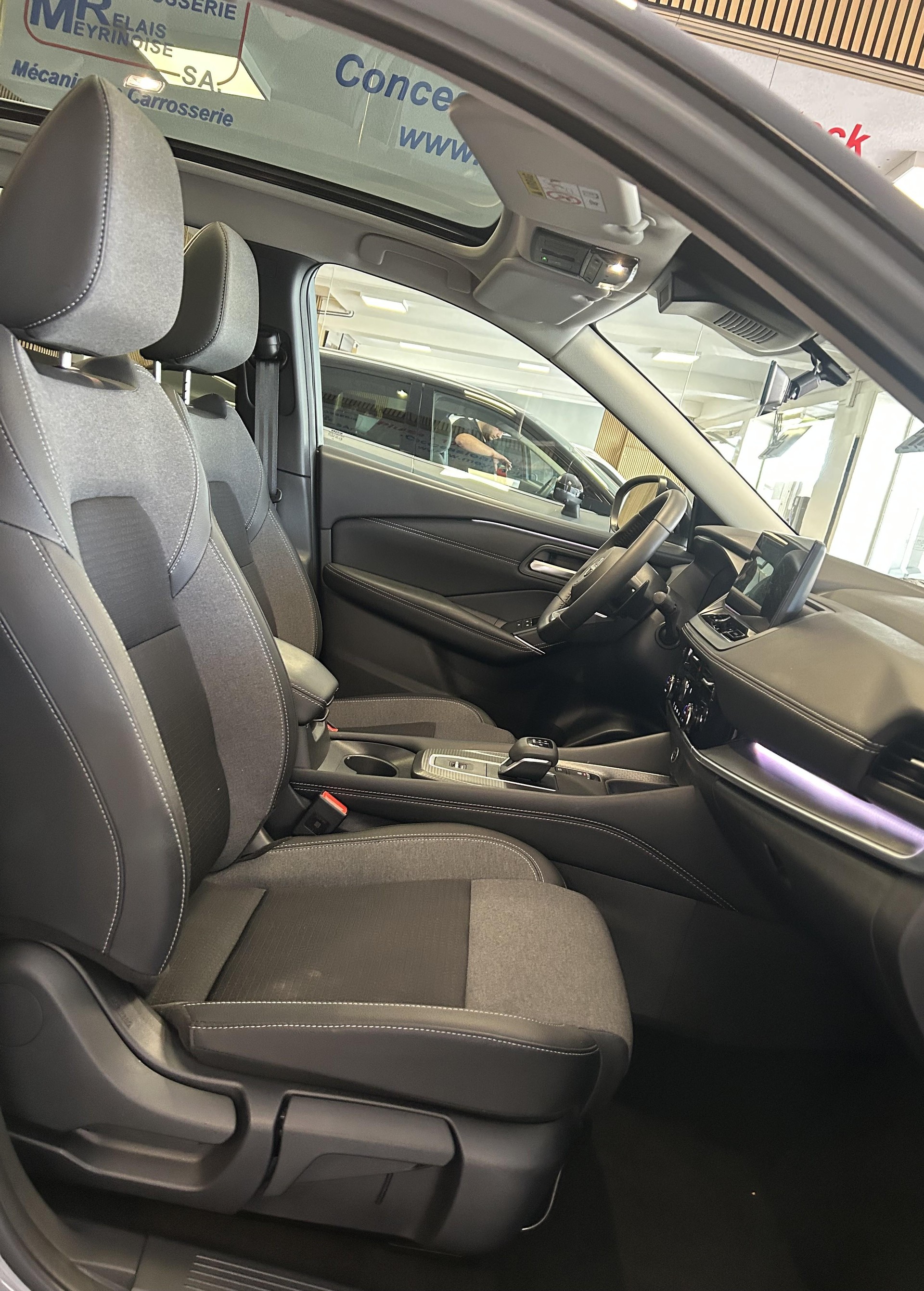 NISSAN Qashqai 1.3 DIG-T 158 N-Connecta-image-19