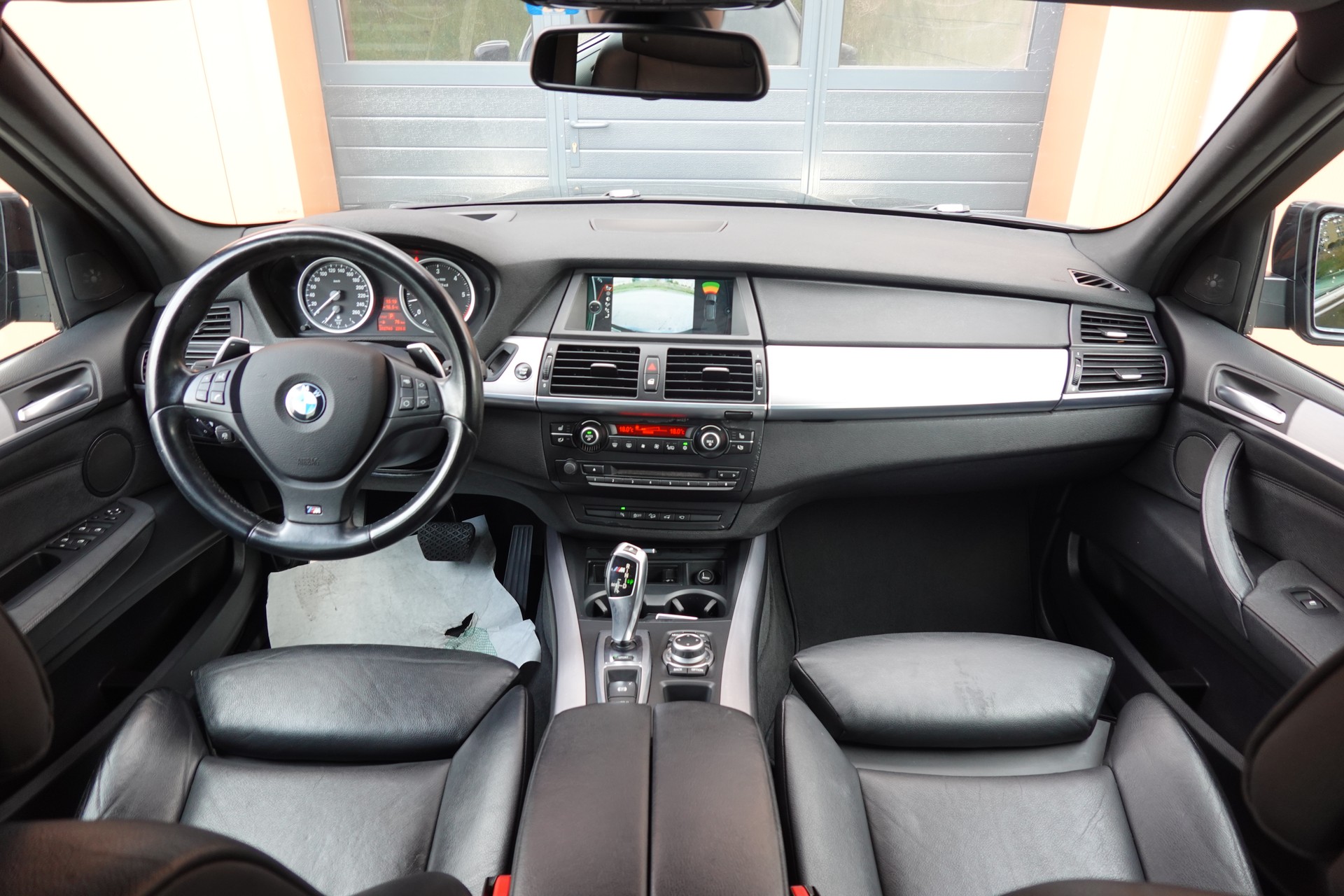 BMW X5 xDrive M50d "* CH Auto * Pack M * Caméra de Recul * Volant M * Sièges Sport Elect. Mém * Navigation Profess *"-image-11